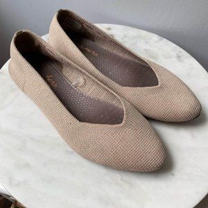 Size 8.5 / Women’s Skechers Cleo Flats